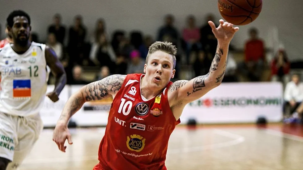 basket Uppsala basket(rött) - Nässjö, Uppsala nr 10 Axel Nordström,  
Foto : STAFFAN CLAESSON  20141021