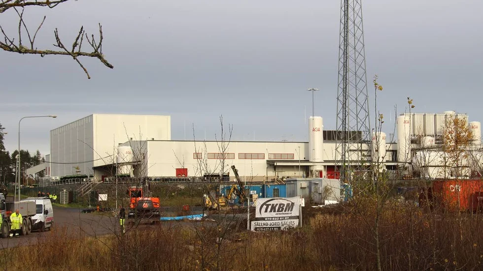En dieselstation för tankning av fler än fastighetsägarens lastbilar får inte byggas i Hagalund enligt detaljplanen.