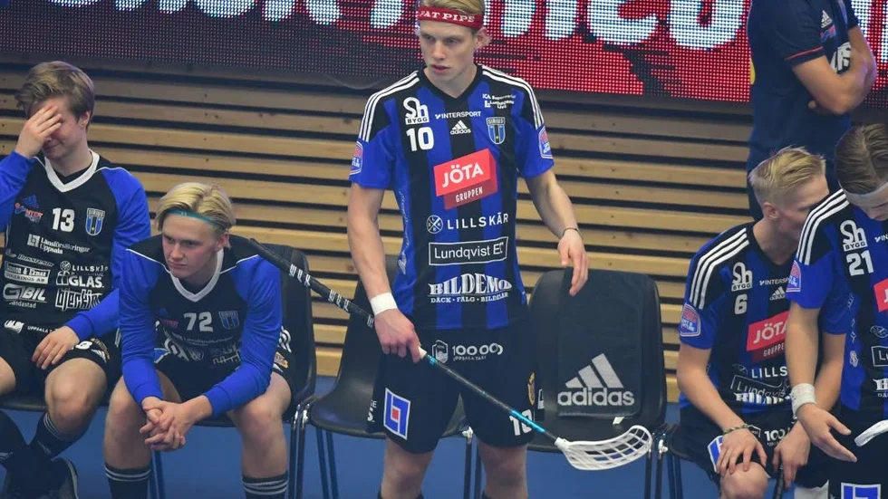 Daniel Stenlund har varit sjuk i veckan och inleder matchen mot Lindås på bänken.