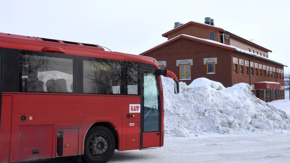 LLT behöver en ny bussdepå, som är anpassad till dagens högre krav och ny bränslehantering. Troligtvis innebär det en flytt från Midgårdsvägen.