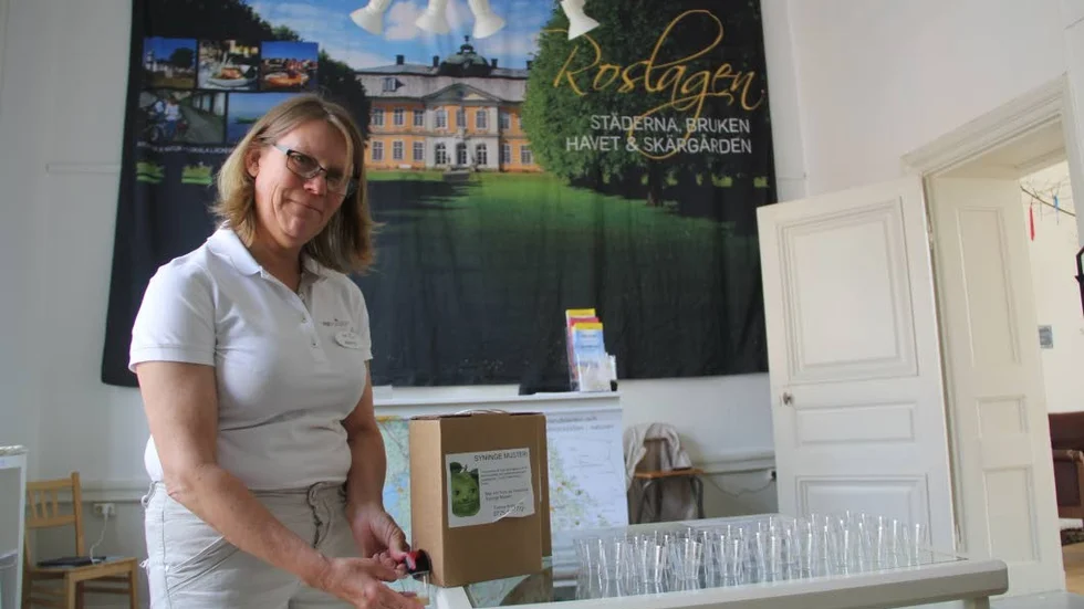 Möter turister. I den nya Turistbyrån i Österbruk ska besökarna få tips och information, berättar Annette Lindström.