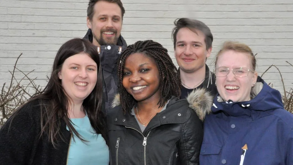 Aktiva. Sofia Ek, Patrik Jonsér, Mary Mirembe, David Norgren och Emma Petersen är alla aktiva i Furuhöjdskyrkans ungdomsverksamhet. Nu laddar de inför helgens stor ungdomskonferens.