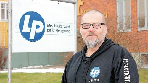 Benny Lejonqvist är föreståndare för LP-kontakten, som öppnat i Korskyrkans källarlokal.