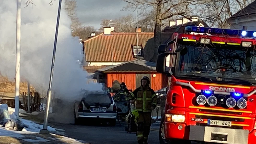 Bilbrand på Stenhusgatan i Åtvidaberg. 