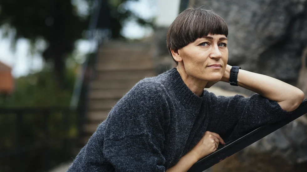"Språket ligger så nära vardagen man kan komma", skriver NSD:s recensent Dan Sjögren om Carolina Setterwalls "Allt blir bra".