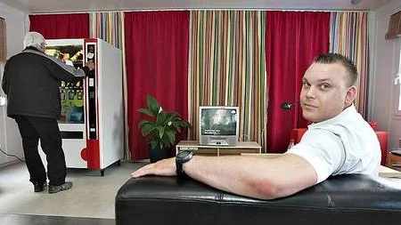 Henrik Andersson tycker att rastlokalen blivit hemtrevligare.