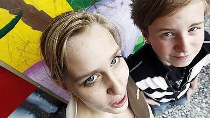 Lisa Utterström och Victor Grund, som går i åttan, tycker att vuxna kan vara dåliga på att lyssna.