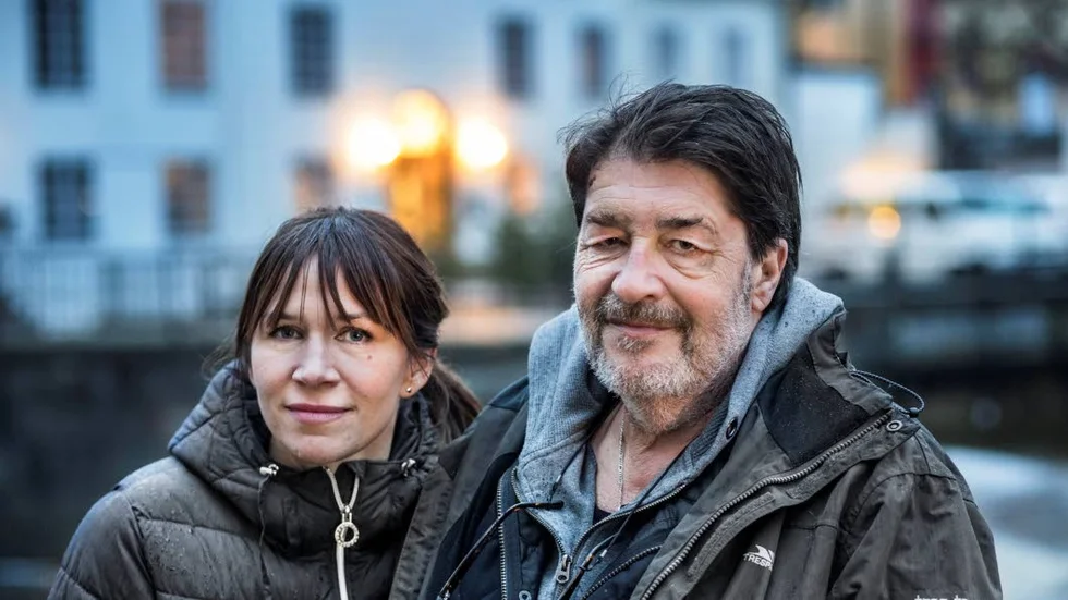 Sven-Olof Ahlgren och Elin Sandow var på plats i Grekland. "Vi var där och rapporterade, men samtidigt blev vi volontärer också. Vi var med och tog emot båtar och barn.", säger Elin Sandow.