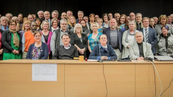 Fotot på det nya fullmäktige togs innan de formella förhandlingarna startade i måndags kväll.