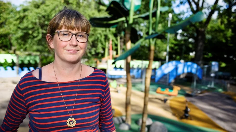 Johanna Stenius mosar lyckonormen som finns omkring föräldraskap.