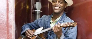 En av de främsta bluesgitarristerna klar för Rasbo kulturvecka