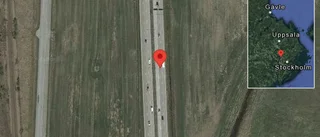 Lastbil stillastående på E4 - helt stopp i ett körfält