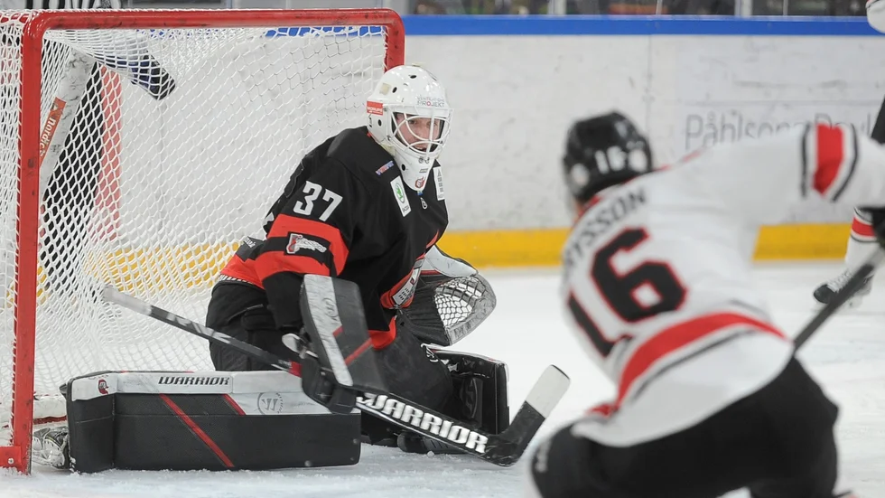 Stora problem med en opererad fot stoppar Sebastian Wagner från spel med Nyköpings SK. Och seriestarten närmar sig med stormsteg.