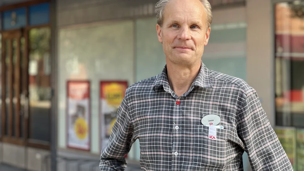 På Ica Safiren är det fullt från golv till tak i postförvaringen enligt Ica-handlaren Lasse Sedell.