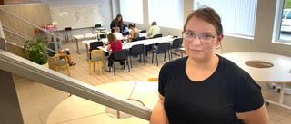 Skolan som har grupprum i baren