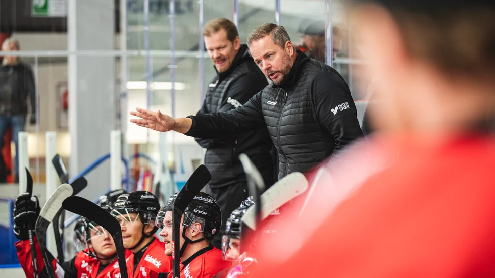 Piteå Hockeys tränare Mikael Aaro. 