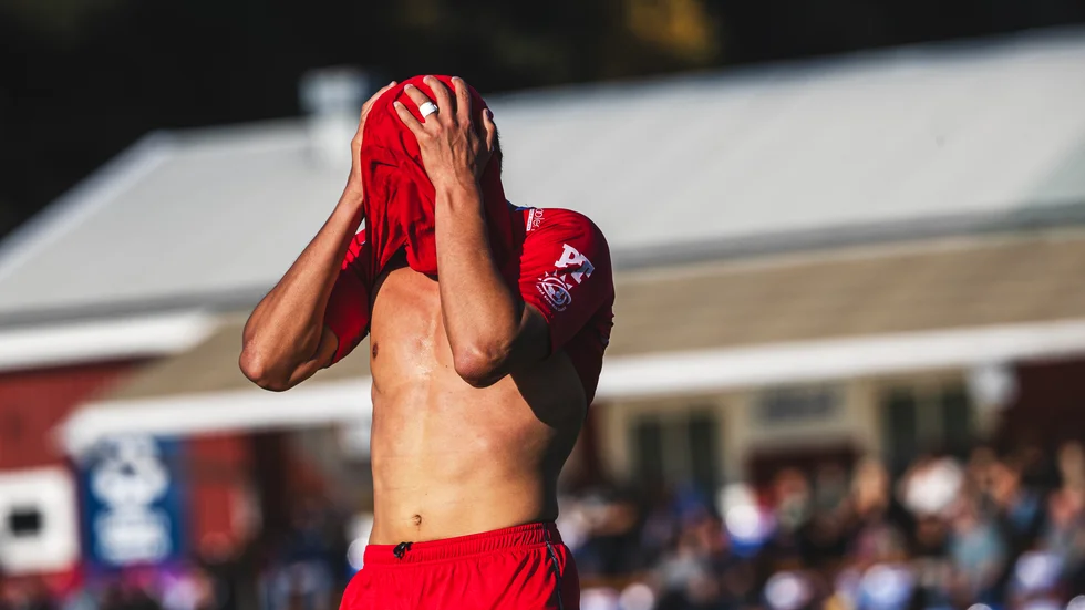 Moshtaq Ahmadi brände ett jätteläge för Piteå i första halvlek och var självkritisk efter matchen. "Jag tar på mig att vi inte vinner", sa han. 