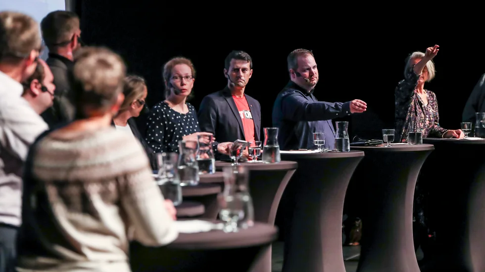 Oppositionsrådet Elias Georges (S) menar i ett svar på en tidigare insändare att majoriteten i kommunen är handlingsförlamade.