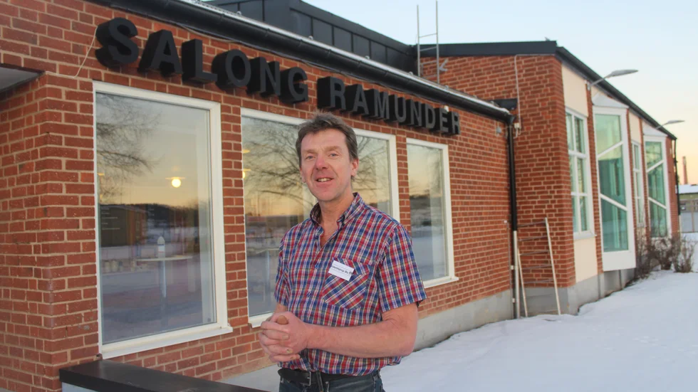Carl Gustav Pettersson är en av eldsjälarna vid Söderköpings bio som också går under namnet Salong Ramunder.