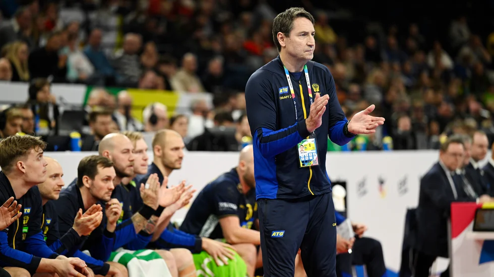 Klar seger mot Slovenien och förbundskaptenen Glenn Solberg applåderar den svenska insatsen.