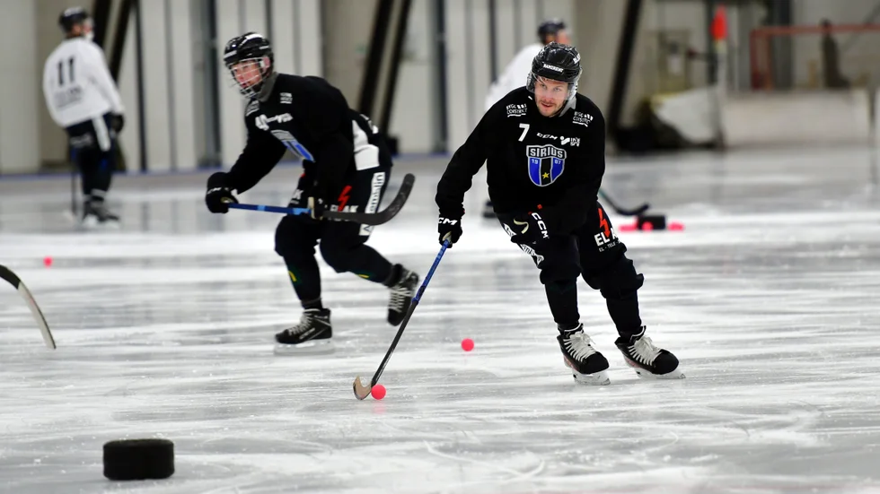 Jimmy Jansson under en träning i Recoverhallen. Är han bandyns bad boy, eller i alla fall Sirius "elake spelare?"