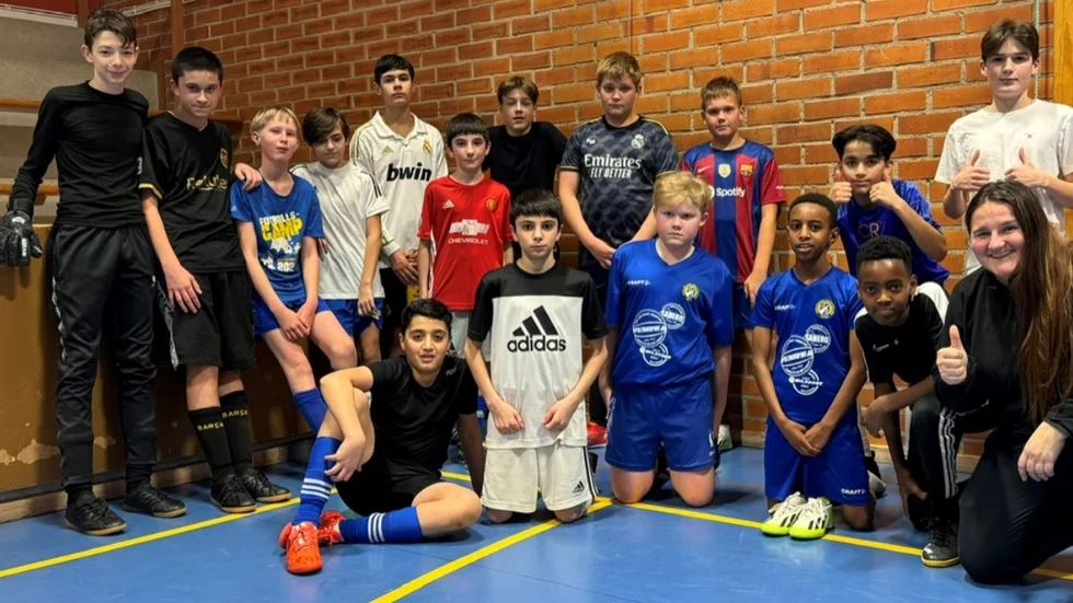 "Jag brinner för att göra skillnad och jag gör det här i OIK. Jag jobbar med frågor som är viktiga i samhället som inkludering och mångfald samt normer och värderingar" säger Edina Begovic.