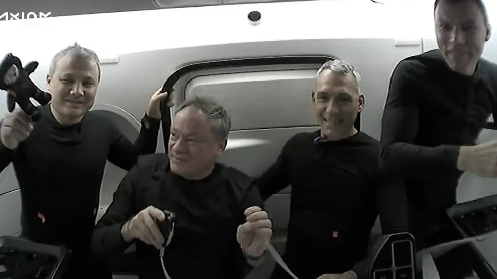 Besättningen på Axiom Mission 3 på väg till den internationella rymdstationen ISS. Längst till höger i kapseln Space X Dragon 2 svenske astronauten Marcus Wandt.