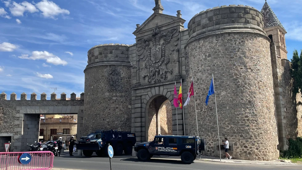 Tunga polisfordon ingår i bevakningen av veckans EU-möten i Toledo i centrala Spanien. Toledo står som värd för veckans försvars- och utrikesministermöten.