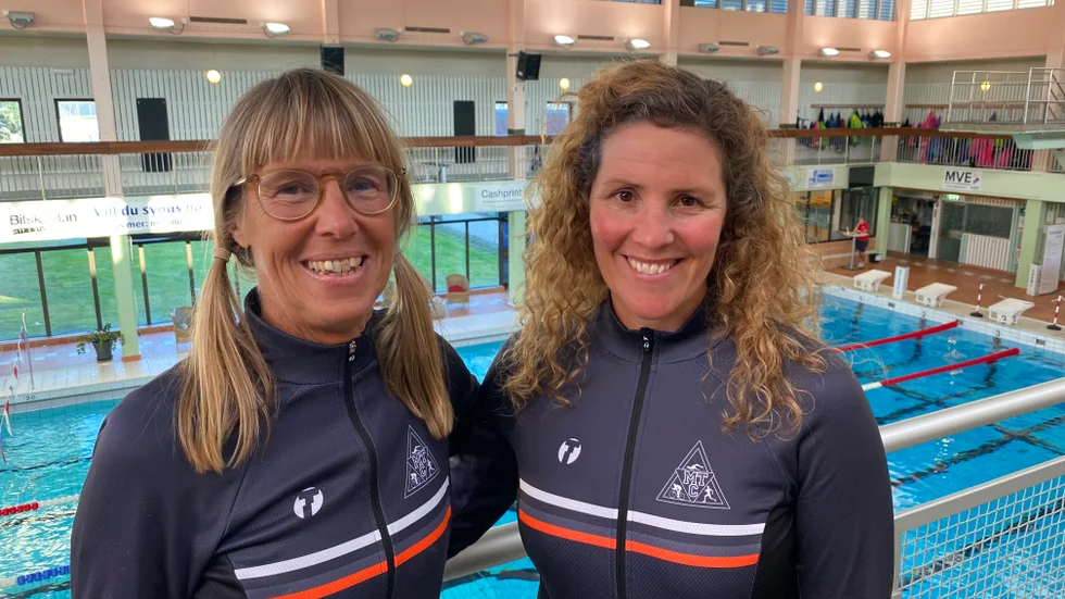 Motala TC:s veteraner Marie Ekman och Rosel Hallgren kan se fram emot en lyckad triathlonsäsong. De tackar den gemensamma träningen för det.