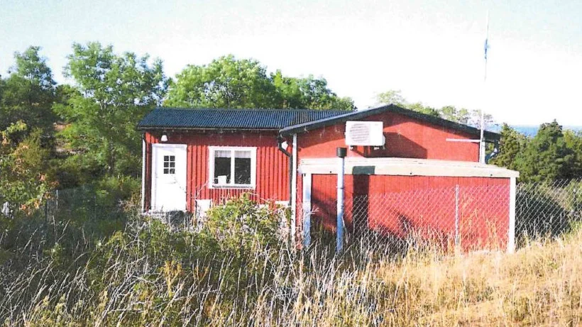 De nuvarande forskarbostäderna på Stora Karlsö är i så dåligt skick att de måste rivas.