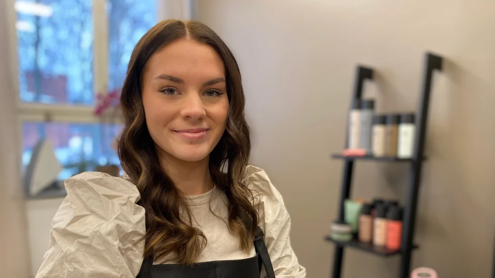 Olivia Pärlemyr Thulin, 19, öppnar frisörsalong vid Krutbruket i Åkers styckebruk med namnet Creatiq by Pärlemyr. 