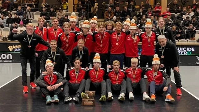 Upplands pojkar 16 var en hårsmån ifrån final på distriktslags-SM i Umeå men fick nöja sig med brons.