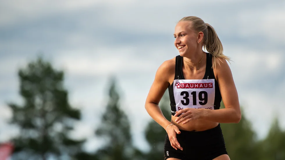 Efter det överlägsna trestegsguldet blet blev dramatik in i det sista i längdhoppet men även där kunde Åskag lägga beslag på den guldmedaljen.