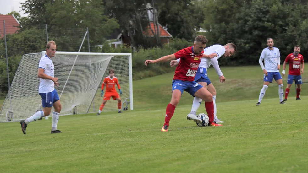 Borens herrlag, här Edon Silka, är taggat inför återstarten i trean på söndag. HBK borta i Linköping.
