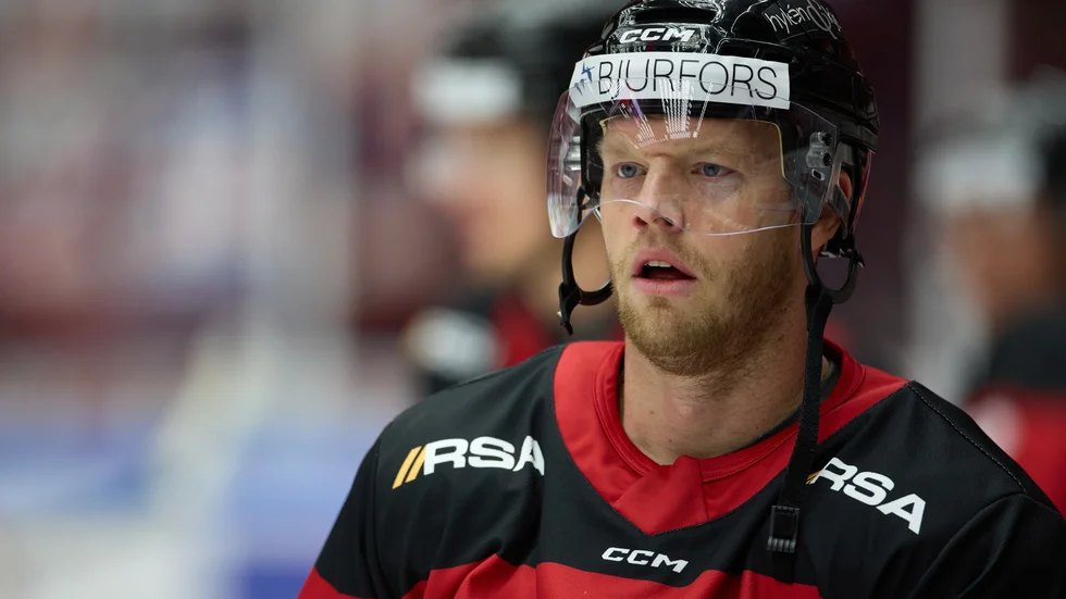 Carl Söderberg under sista säsongen i ishockeykarriären. Arkivbild.