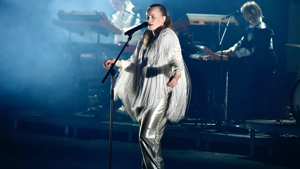 Den norska singer/songwritern Ane Brun besökte Sara kulturhus på fredagen och bjöd på en imponerande konsert med material ur hennes 20-åriga artistkarriär.