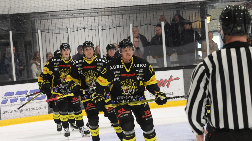 Vimmerby tog säsongens första trepoängare efter 2–1 mot Karlskrona.