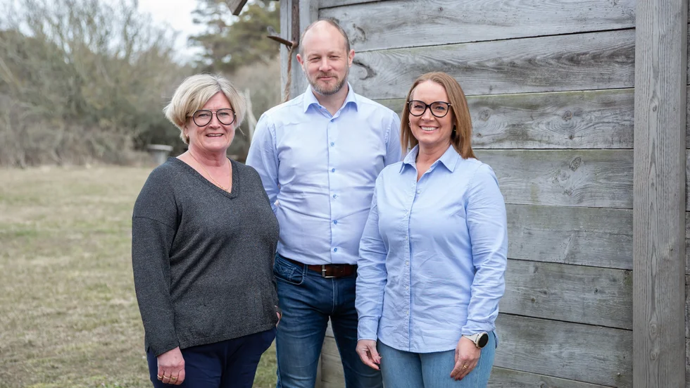 Mariette Nicander, Andreas Unger och Sara Wilhelmsson, moderata regionråd, förklarar Moderaternas roll i S&M-styret.