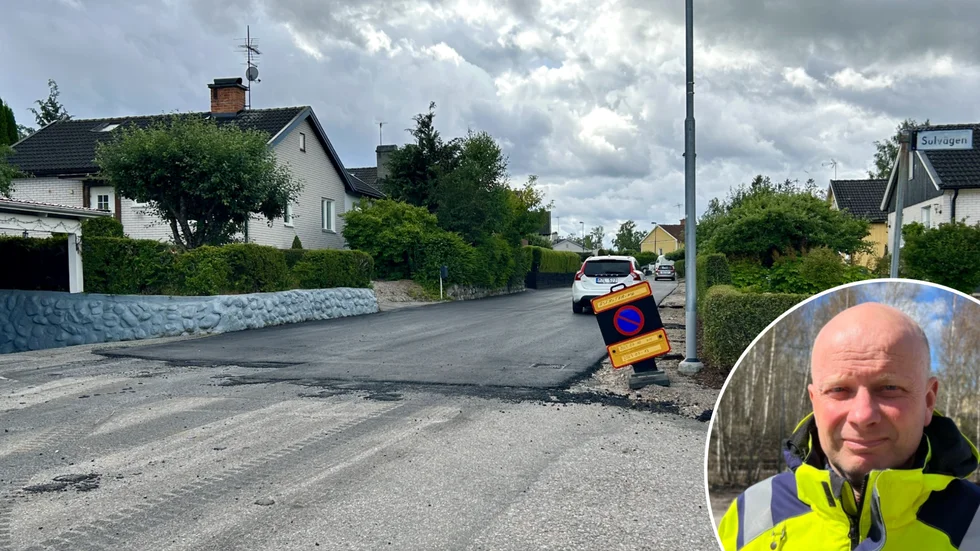 Alsjögatan är en av villagatorna som får ny asfalt. På bild ses också Håkan Andersson. 