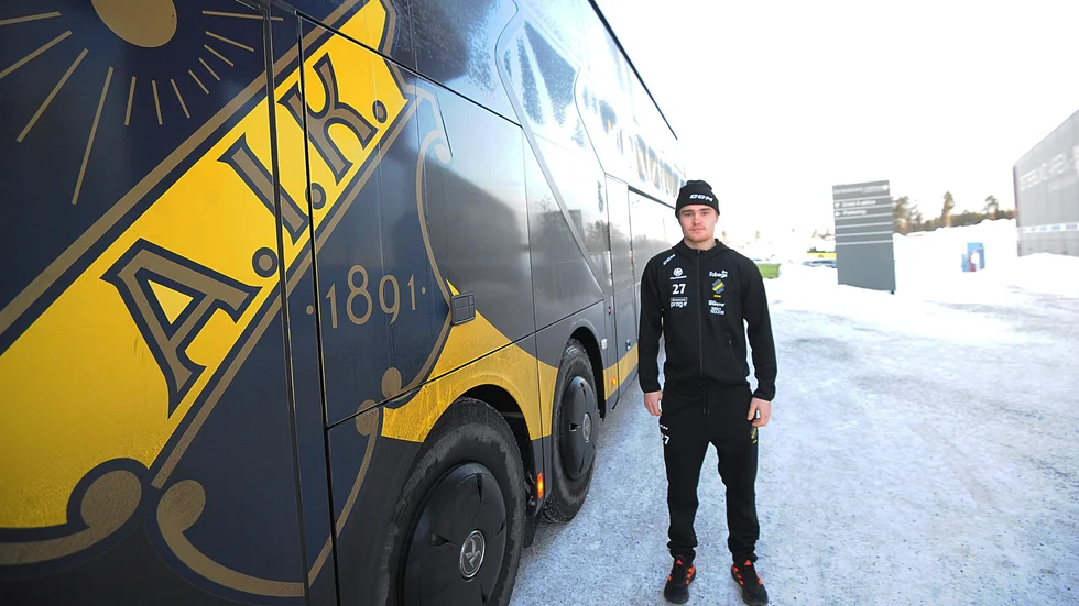 Christoffer Björk och AIK kom till Östersund för match mot Östersund. Han förklarade att hockeyettan är bättre än vad många tror.