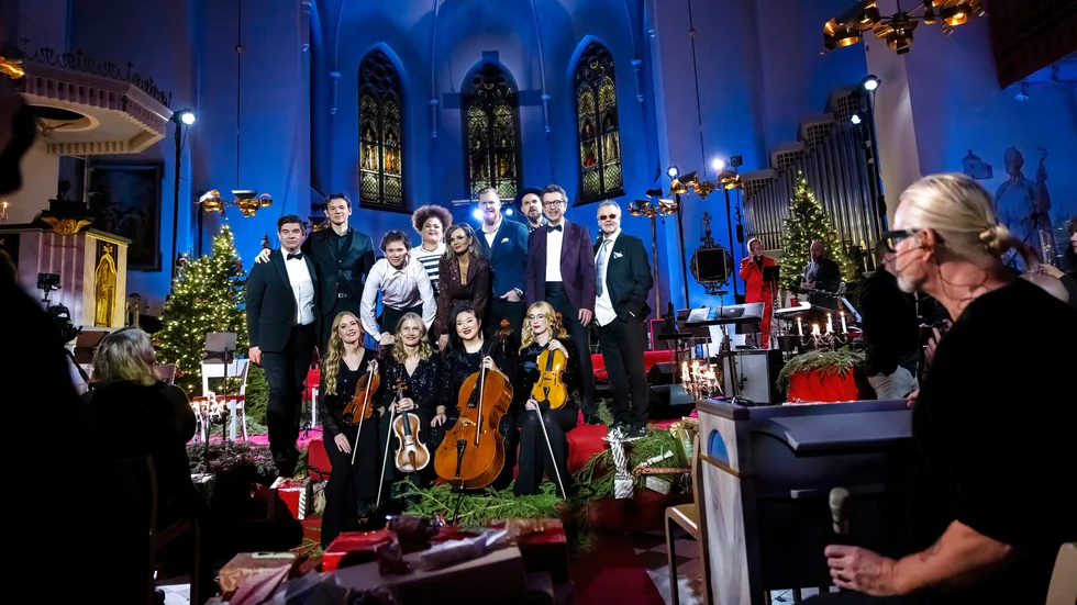 Julen kom tidigt till Luleå i år. TV4:s tradionsenliga julkonsert spelades in i Domkyrkan och spred en högtidlig stämning.