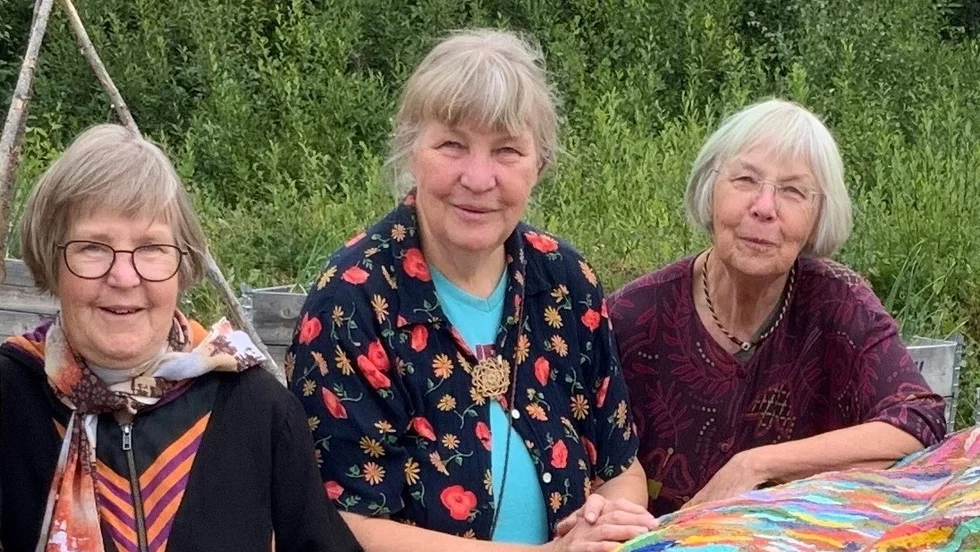 Systrarna Karin, Linnea och Märta Nylund tilldelas Konstnärsnämndens Dynamostipendium på 150 000 kronor för sitt arbete med Nattfestivalen i Korpilombolo.