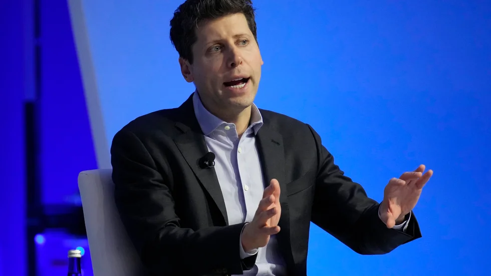 Det har stormat kring Open AI och Sam Altman som fick lämna vd-rollen i helgen.