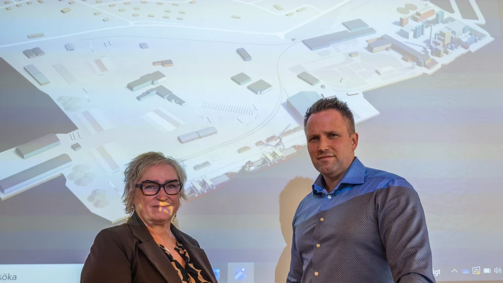 Susanne Andersson, kommunalråd, och Mikael Engren, vice kommunalråd, har stora visioner om att en hamn i Kalix ska kunna bli en viktig faktor i den gröna omställningen.