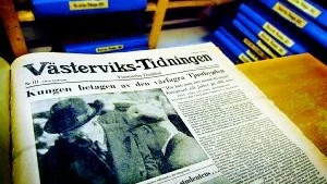 VT 1954. Kungen blev betagen av den fagra Tjustbygden. Visst rapporterade VT om en hel del om kungabesöket den 15 maj 1954, det kan vi se i det gamla tidningslägget i arkivet. Foto: Matilda Ahl