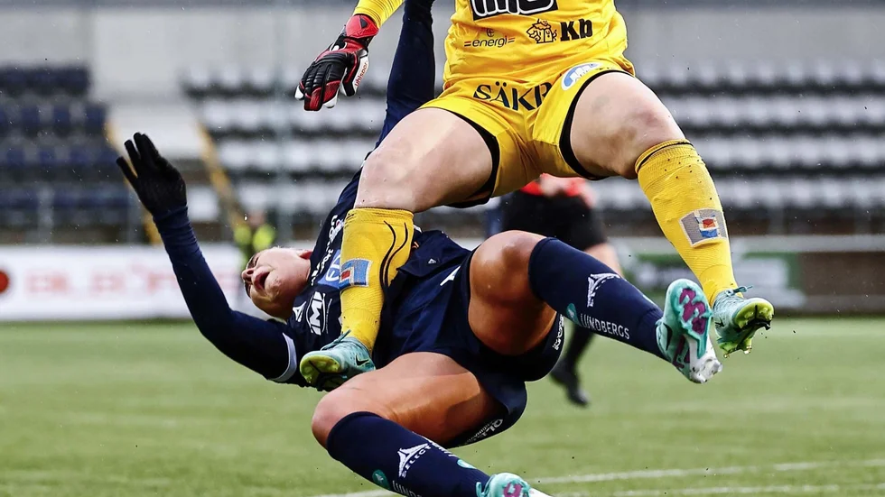 Smällen som fick en av Cathinka Tandbergs tänder att flyga ut. 