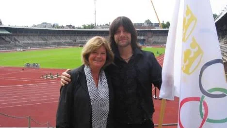 Robert Wells officiella ouvertyr kommer höras i tv-sändningarna under hela OS. På bilden ses kompositören tillsammans med Gunilla Lindberg, generalsekreterare i Sveriges olympiska kommitté.