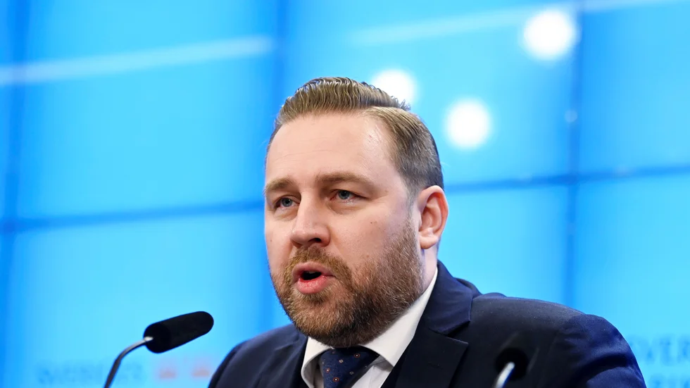 Sverigedemokraternas Mattias Karlsson får kritik för sin användning av en Euskefeurat-låt i en politisk video. Arkivbild.