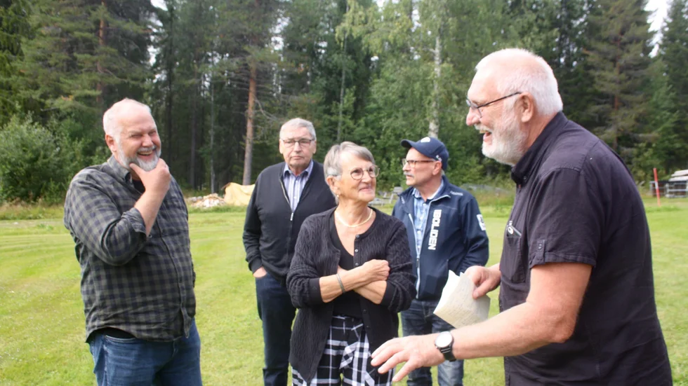 Någar av deltagarna på fikaträffen. Jonas Sjöstedt, Lennart Lindberg, Inger Sundström, Hans Klingstedt och Lennart Gustavsson.