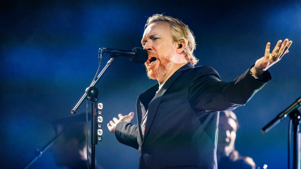 "Kul att se er igen!" Lars Winnerbäck var på ett strålande humör och gav tillsammans med sitt band järnet i över två timmar.